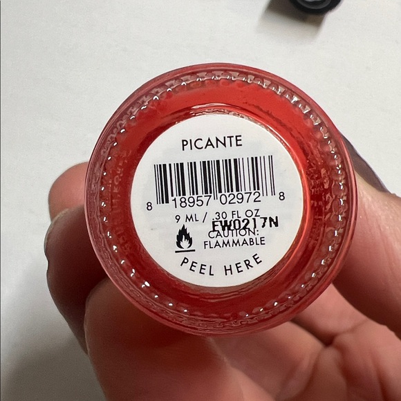 Olive & June Quick Dry Picante Nail Polish - Picture 2 of 3